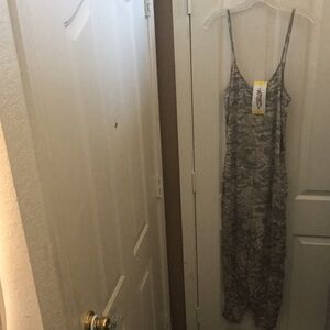 Ladies’ NWT honeydew Grey Camo Lounge Jumpsuit (S)